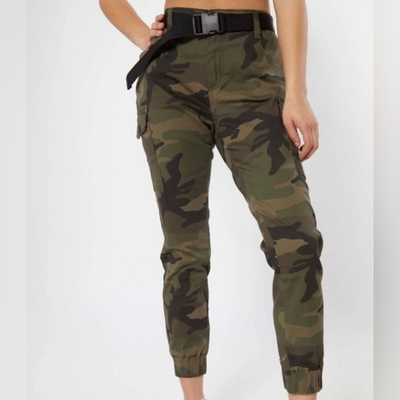 Rue 21 Camo Cargo Joggers Size 2X - Picture 1 of 16